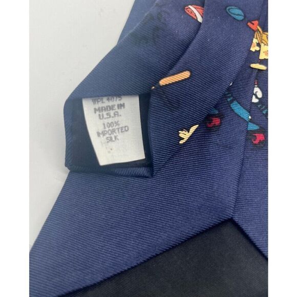 Wembley Dennis The Menace Cartoon Tie Silk Necktie Sports Theme USA Vintage - Picture 4 of 5